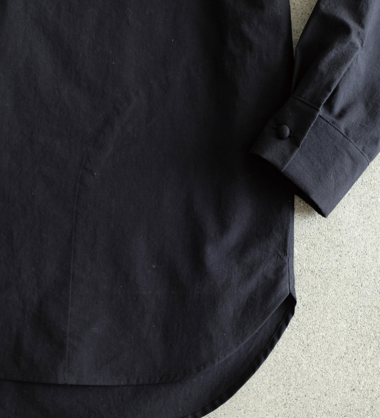 CREW NECK POCKET SHIRT