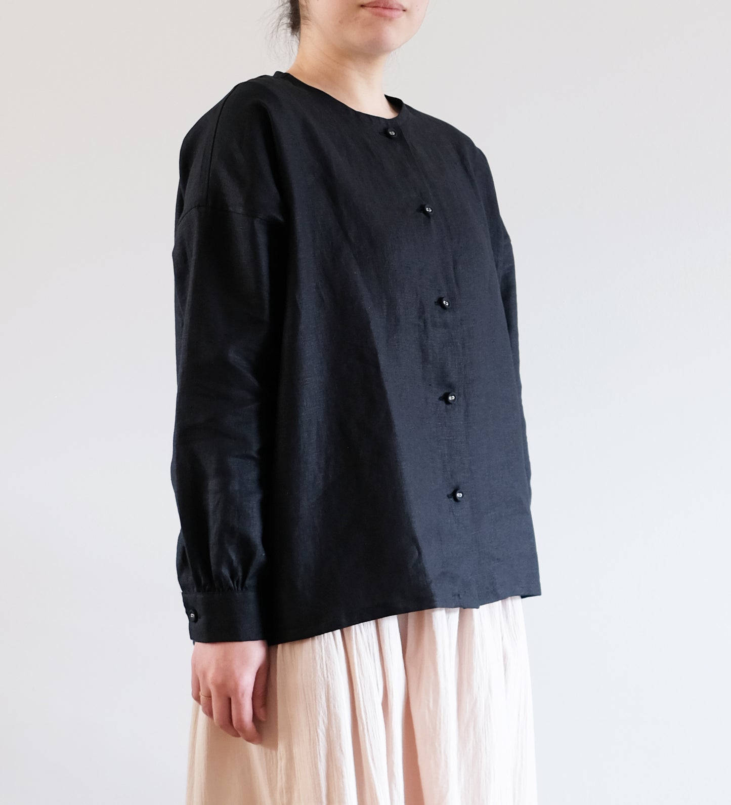 NO COLLAR SQUARE SHIRT