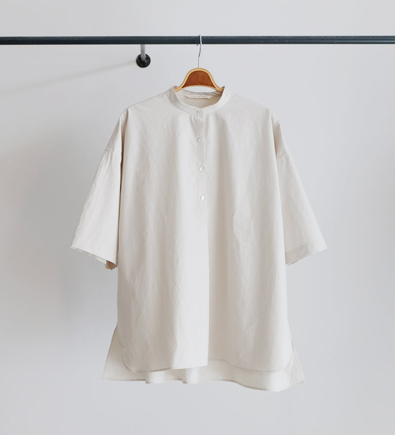 PULLOVER GATHERED HALFSLEEVE SHIRT