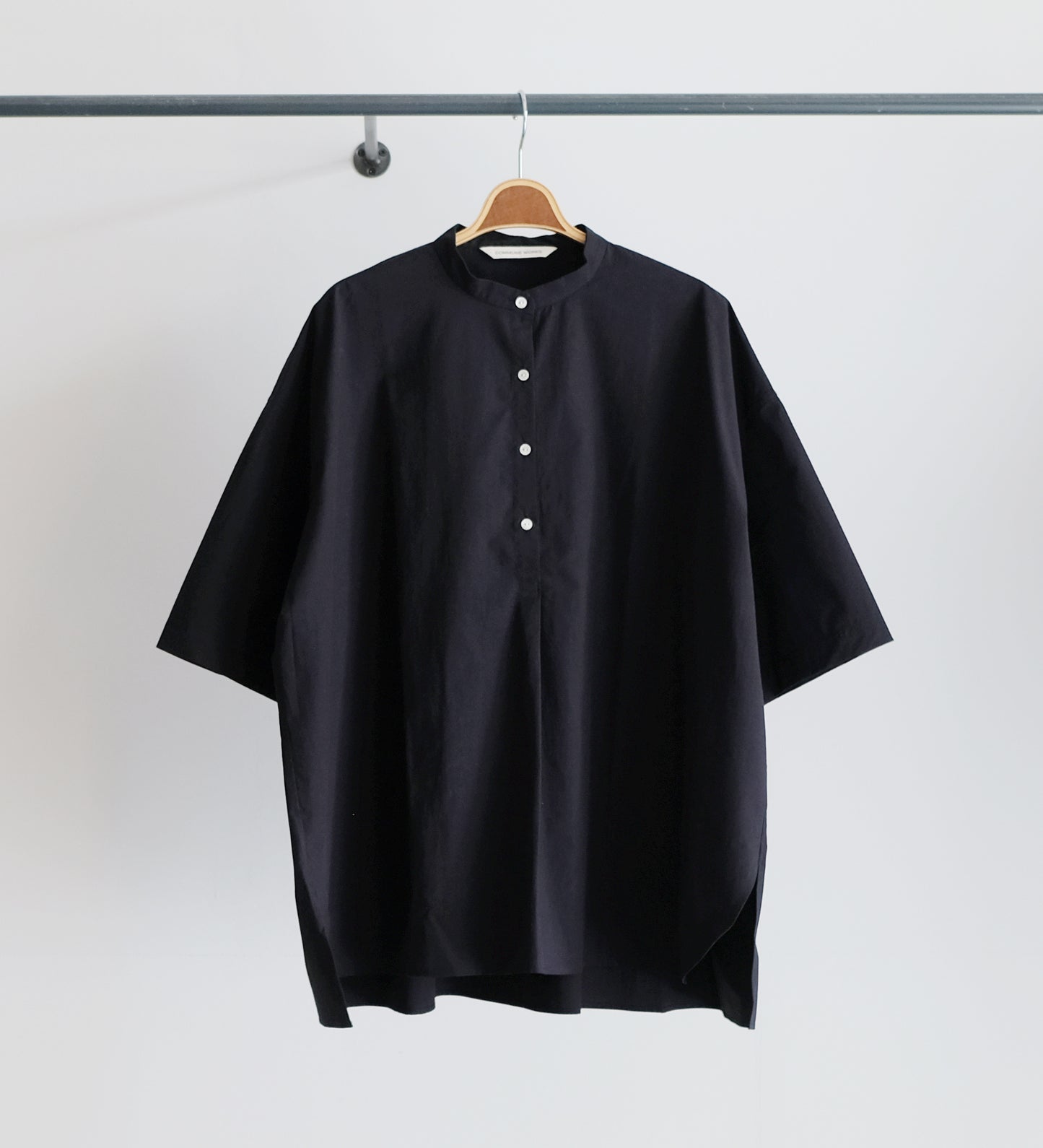 PULLOVER GATHERED HALFSLEEVE SHIRT