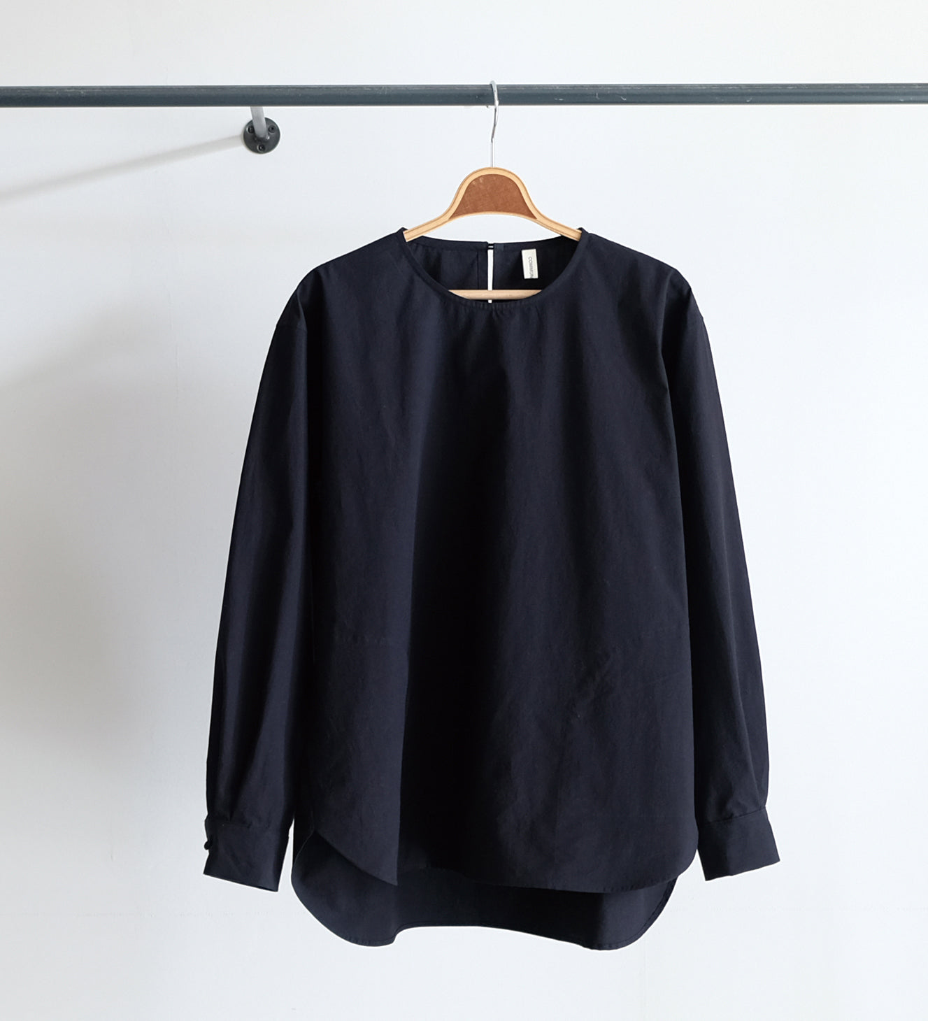 CREW NECK POCKET SHIRT