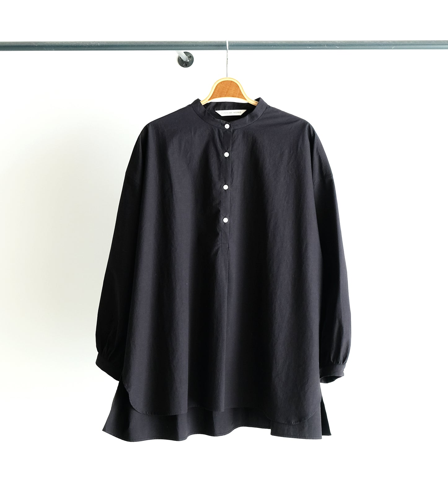 PULLOVER GATHERED SHIRT