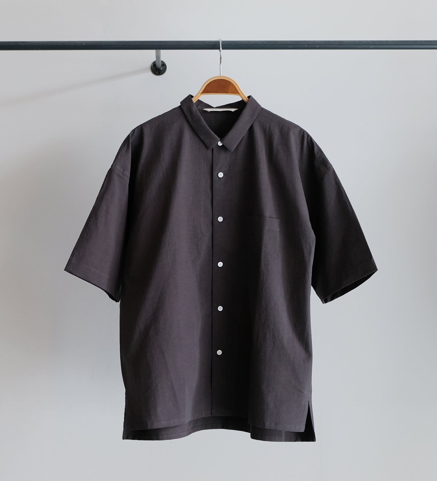 WIDE SQUARE HALF SLEEVESHIRT (Men's)