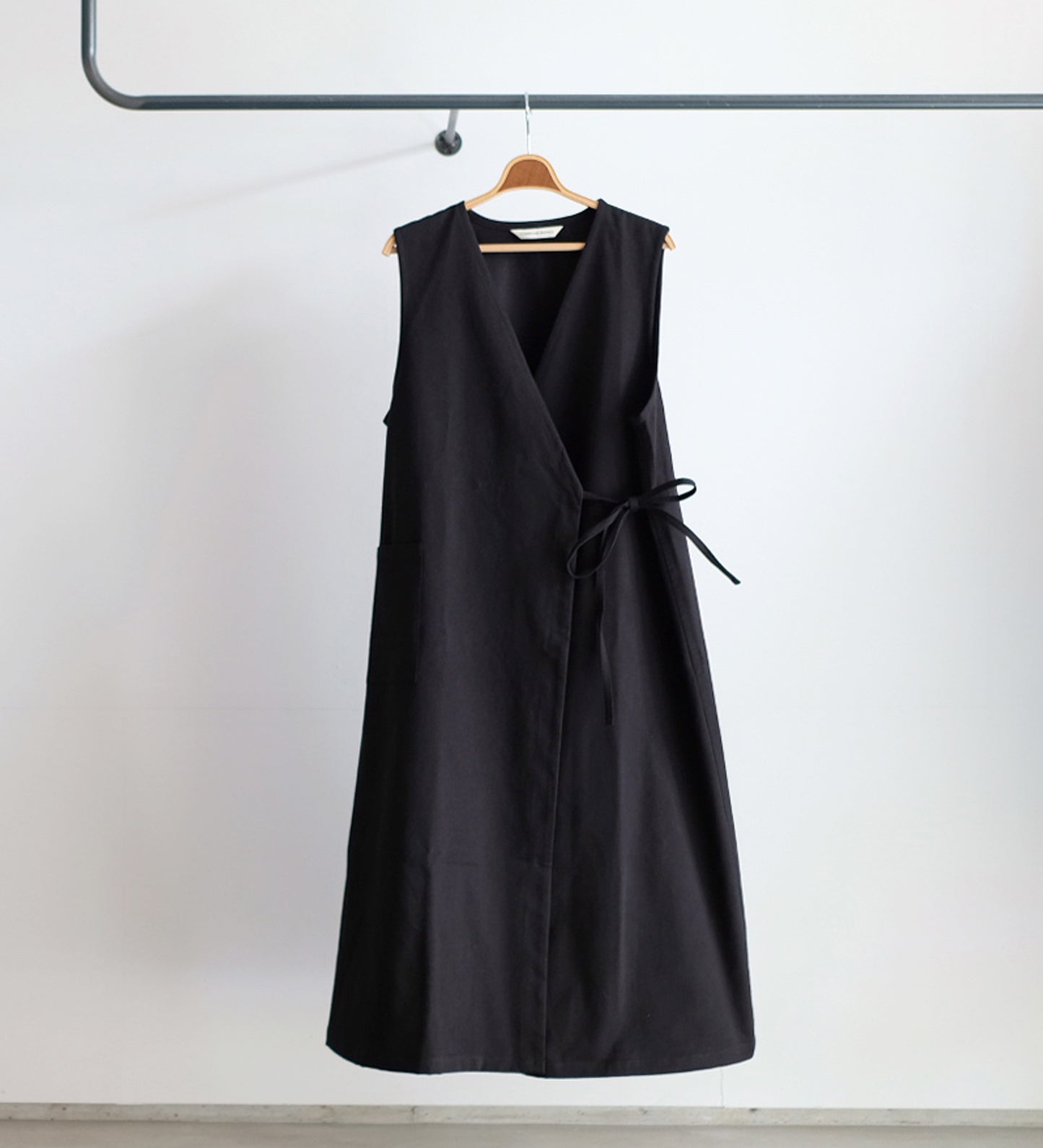 CACHECOEUR APRON DRESS