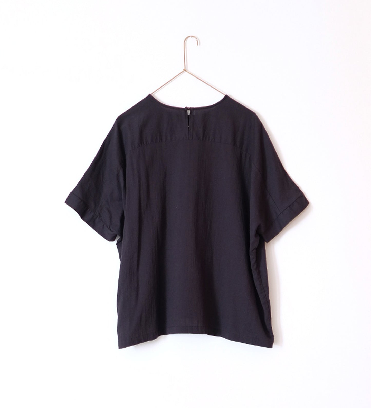 CREW NECK HALF SLEEVE SHIRT［NONE］
