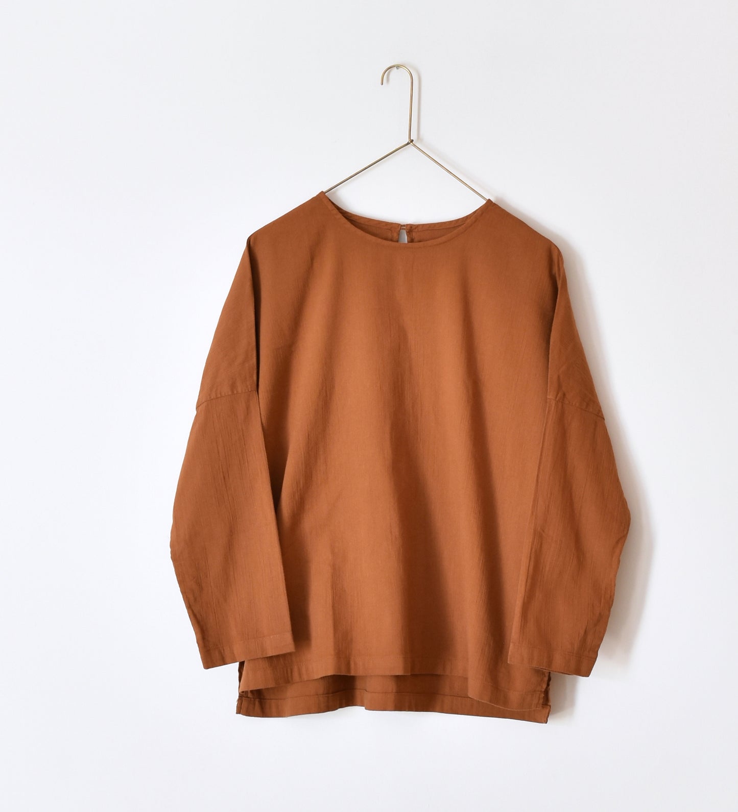 CREW NECK LONG SLEEVE SHIRT［OUI］