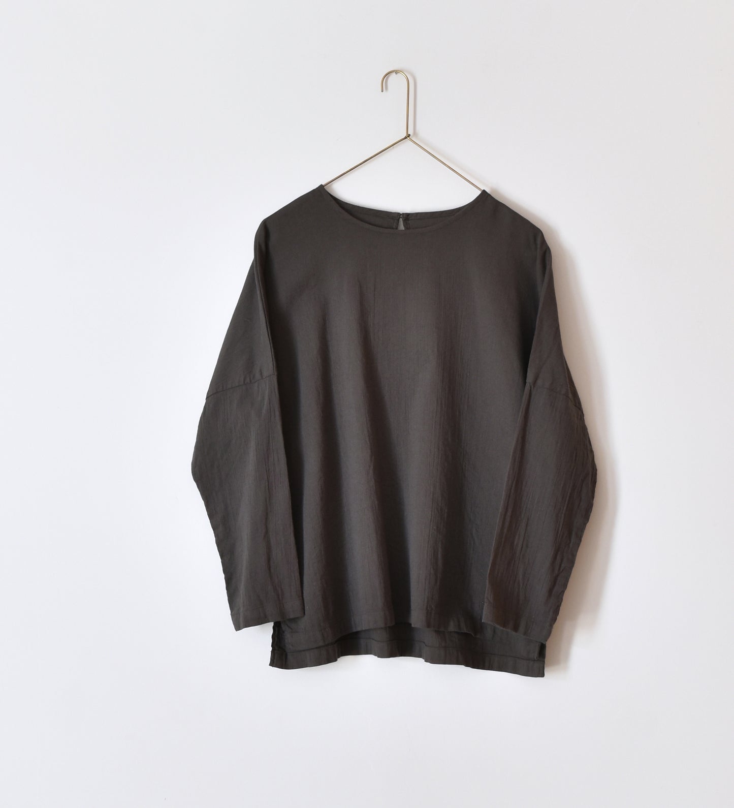 CREW NECK LONG SLEEVE SHIRT［OUI］